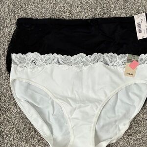 Ambrielle Black and White Lace Trim Panties